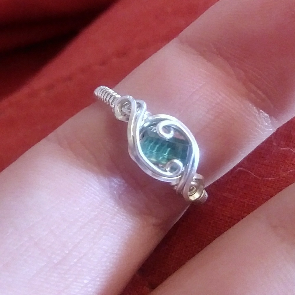 Unique Ring - Picture 1 of 1